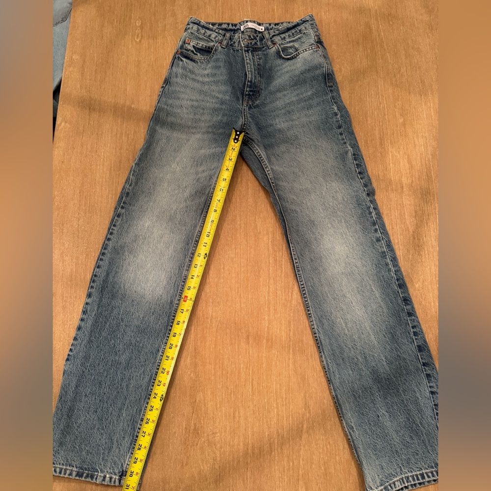 Zara Straight Leg Jeans Size 4